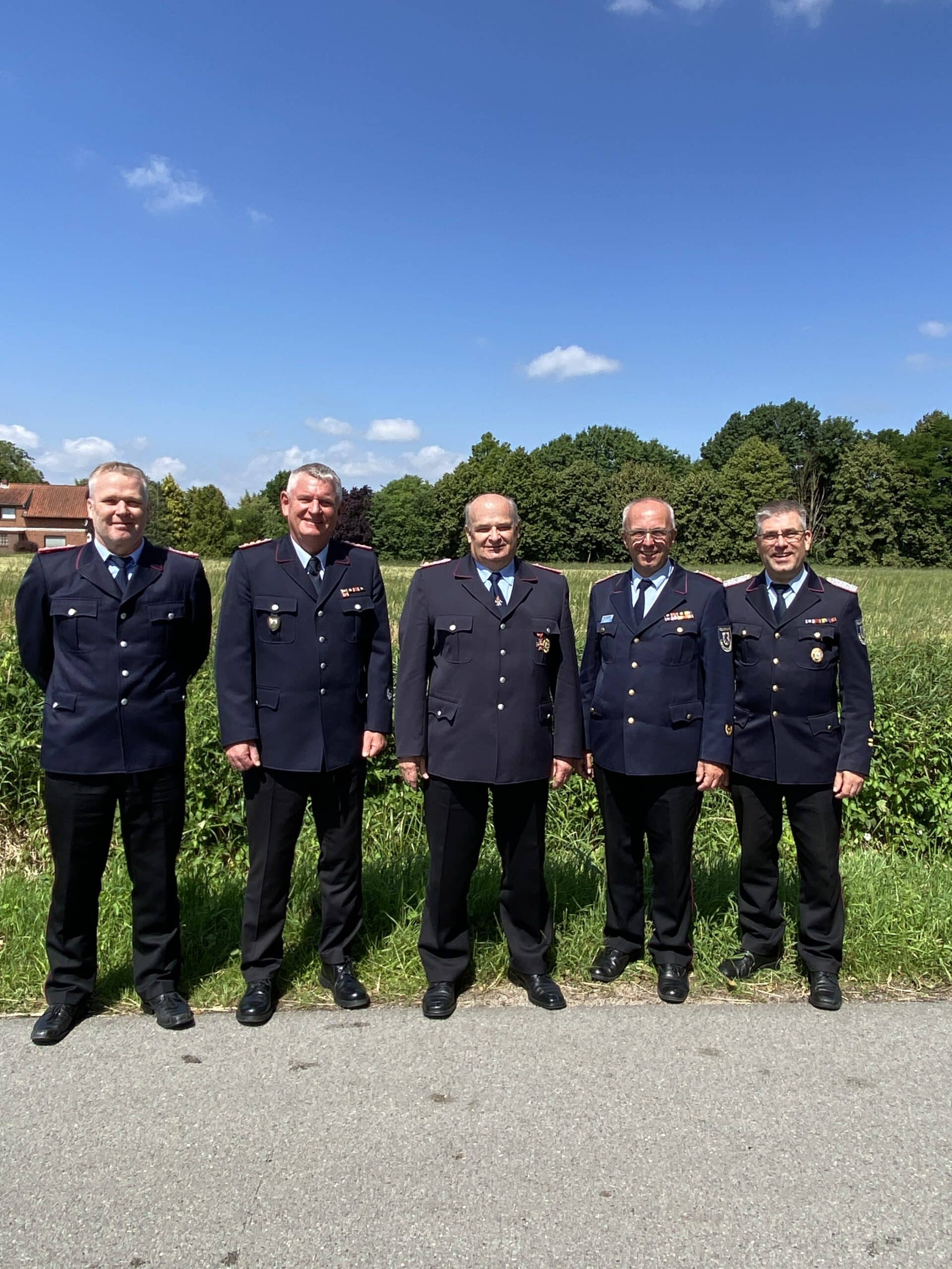 v. l. n. r.: OBM Bütlingen M. Böther, GBM B. Block, Geehrter Wilfried Brandes, KBM V. Bellmann, Abschnittsleiter Elbe T. Lorenzen