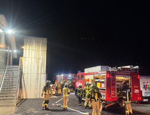 Gelungene gemeinschaftliche Großübung im Gewerbepark Oldershausen