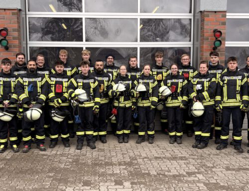 QS 1 Ausbildung erfolgreich abgeschlossen – 22 neue Feuerwehrleute für die Samtgemeinde Elbmarsch